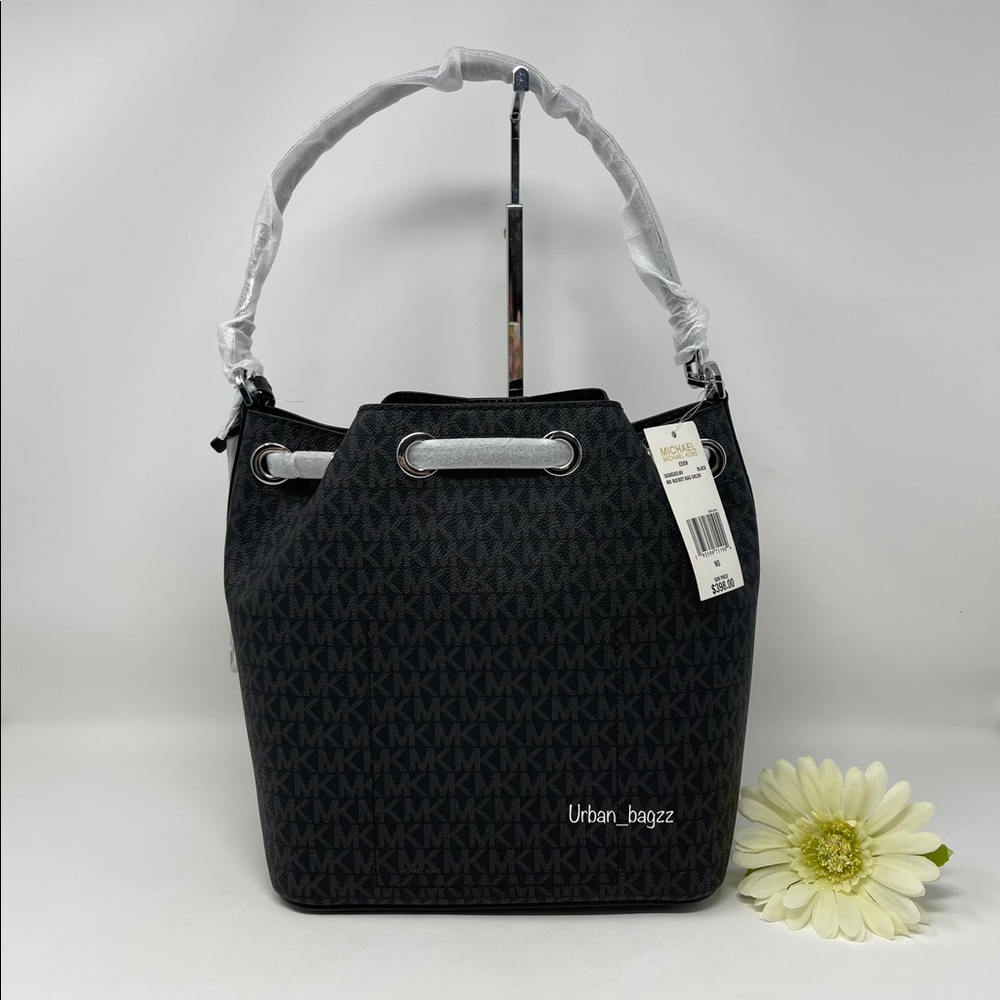 Michael Kors Eden Medium Bucket Bag and Wallet - Picture 10 of 13